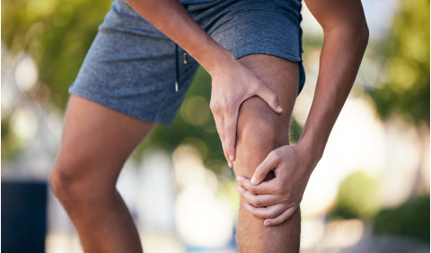 O que está por trás das dores no corpo todo e nas articulações