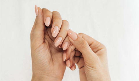 Unhas fracas e quebradiças: o que fazer, que vitaminas tomar e como fortalecer